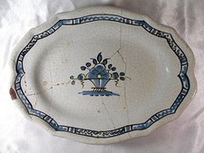 (03) PLAT EN FAIENCE BLEU