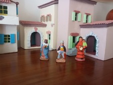 3 santons   7.5 cm pas cassé ni recollé