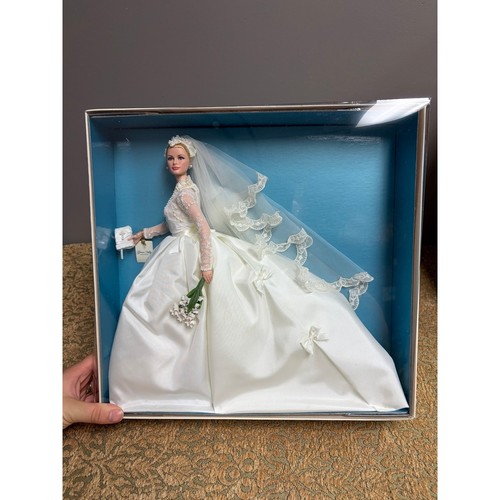 2011 mattel barbie collector - 2011,