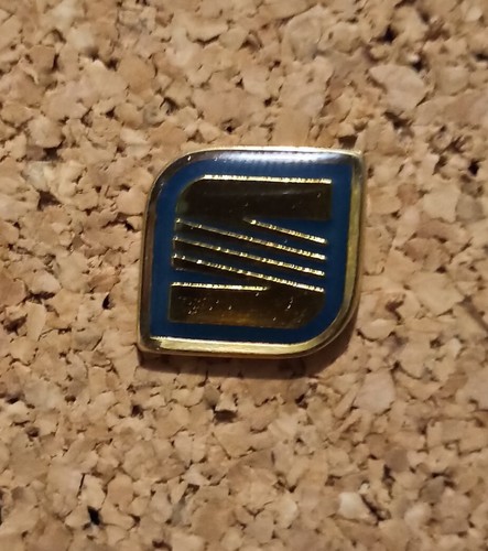 Pin seat automobile - pin's, garage