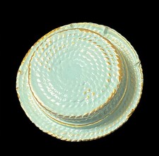 BROCHE CHAPEAU EN MÉTAL PEINT