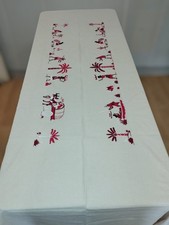 JOLIE NAPPE DE TABLE SOGA BRODEE MAINS Artisanat Madagascar Sujets Malagasy R 8