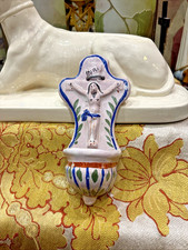 ancien benitier mural en