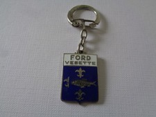 ANCIEN  PORTE CLE METAL EMAILLE FORD VEDETTE AUTOMOBILE