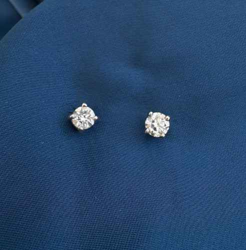 Paire puces oreilles - puces, d'oreilles