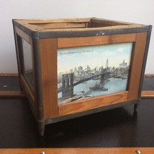 Jardinière Vintage en Bois et Panneaux de Cartes postales sous Verre