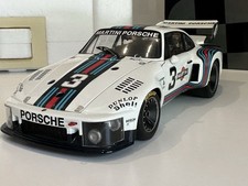 EXOTO 1/18 RACING LEGENDS PORSCHE 935 MARTINI #3 BOITE + SURBOITE