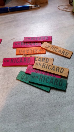 Jetons bois ricard ancien - en,