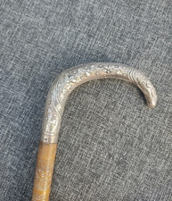 Canne ancienne avec pommeau en argent Art Nouveau