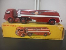 DINKY TOYS TRACTEUR PANHARD