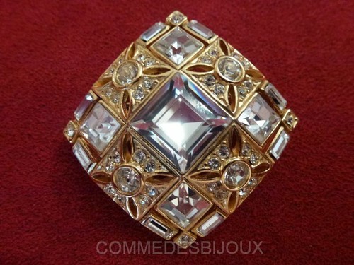Broche carré classique - broche, classique"