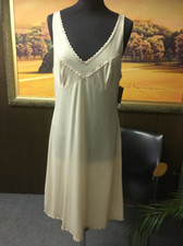 lingerie vintage années 70 | slip garni de dentelle | slip beige | sous vêtem...