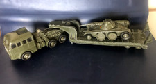 Camion militaire Dinky Toys BERLIET et sa remorque porte char  + char