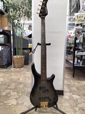 Guitare basse électrique