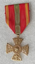 CROIX DU COMBATTANT VOLONTAIRE guerre 1939-1945  medaille  ..