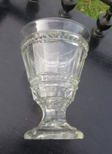 VERRE À PIED ANCIEN EN VERRE À FACETTES - VERRE MOULÉ - XIXème