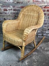 Rocking chair en rotin et