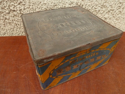 Ancienne boite publicitaire