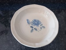 Beau plat creux en faïence de