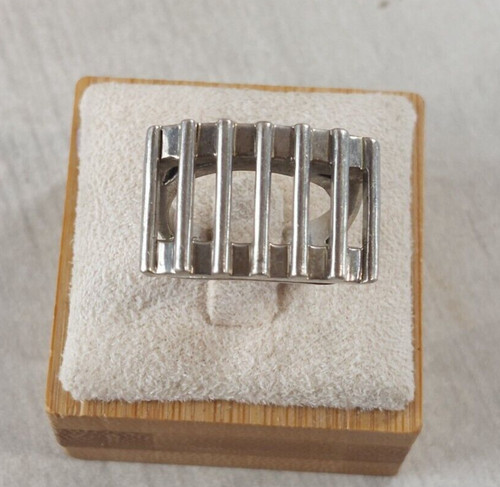Ancienne bague style - style, prison