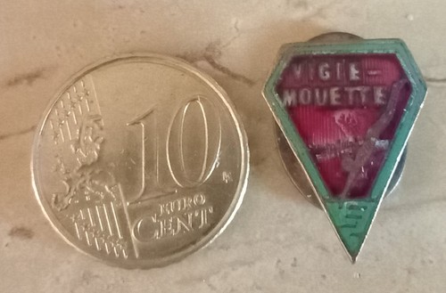 Insigne boutonnière sabot - à,