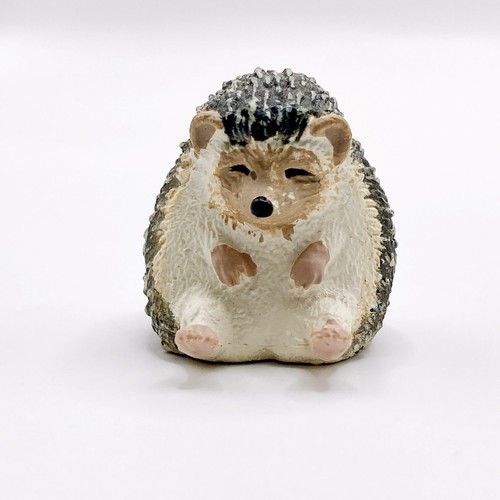 Mini figurine hérisson - , assis