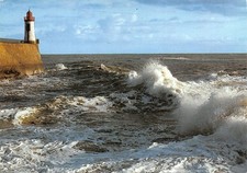 Vague brise sur les - brise,