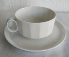 **TAPIO WIRKKALA ROSENTHAL STUDIO LINIE 1 GRANDE TASSE ET SOUCOUPE EN PORCELAINE