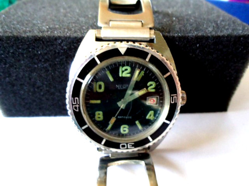 Montre newton facon sous - montre,