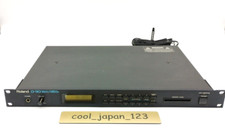 Synthétiseur Roland D-110 Rackmount Multi Timbral Sound Module testé à pied