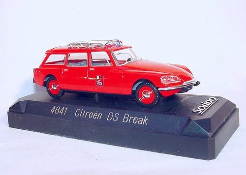 Voiture citroen break - ds, 21