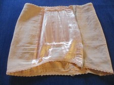 Ancien corset ou gaine à baleine couleur chair Damart T95