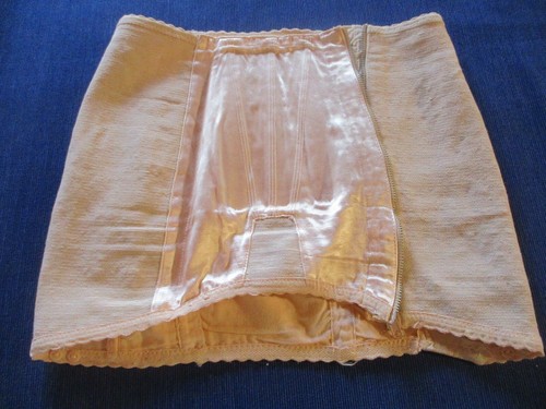 Ancien corset gaine à - ou,