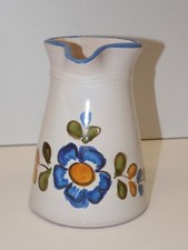 *JOLI PETIT POT A LAIT Signé