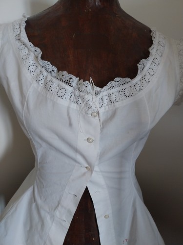 Ancien cache corset - à, la