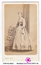 JEUNE FEMME SECOND EMPIRE EN