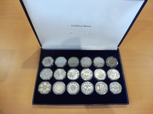 Ancien coffret medailles - coffret, 18