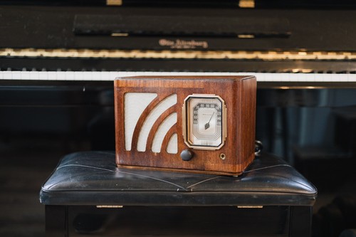 Tube radio turned - radio, 5f1