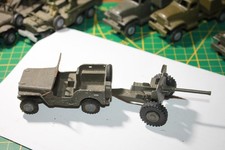 FRANCE JOUET JEEP MILITAIRE WILLYS+CANON SUR ROUES  1/50*1/43 ???