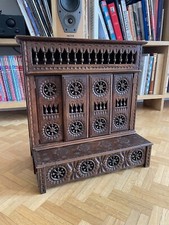Armoire pour poupée bretonne