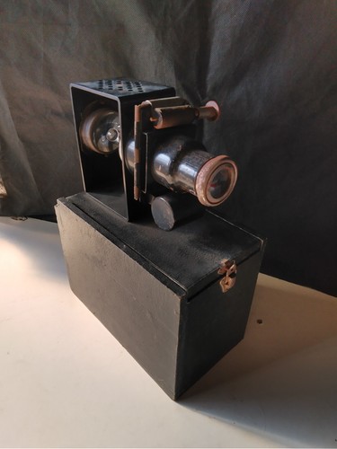 Ancien projecteur cinema - ancien,