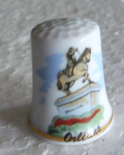 Dé à coudre de collection en porcelaine de la statue de Jeanne d'Arc à Orléans