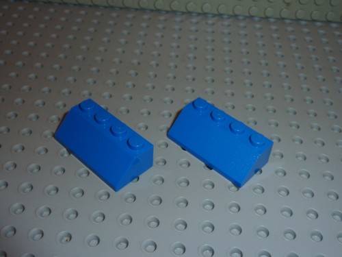 Lego bleu slope brick - 2,