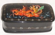 Petite boite Laquée Russe