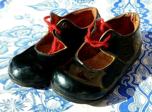 Ancienne paire chaussure - de,