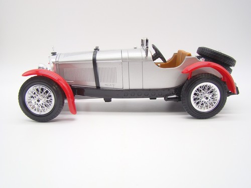 Burago mercedes benz - 1/18,