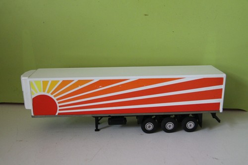 Camion remorque fourgon - remorque,