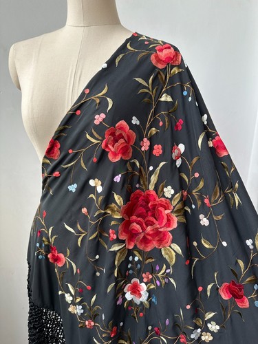 New large flamenco shawl - new,