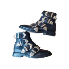 Bottines en cuir avec boucles