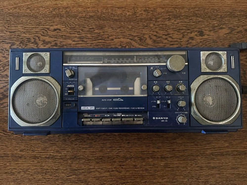 Sanyo retro cassette - mr-v8,